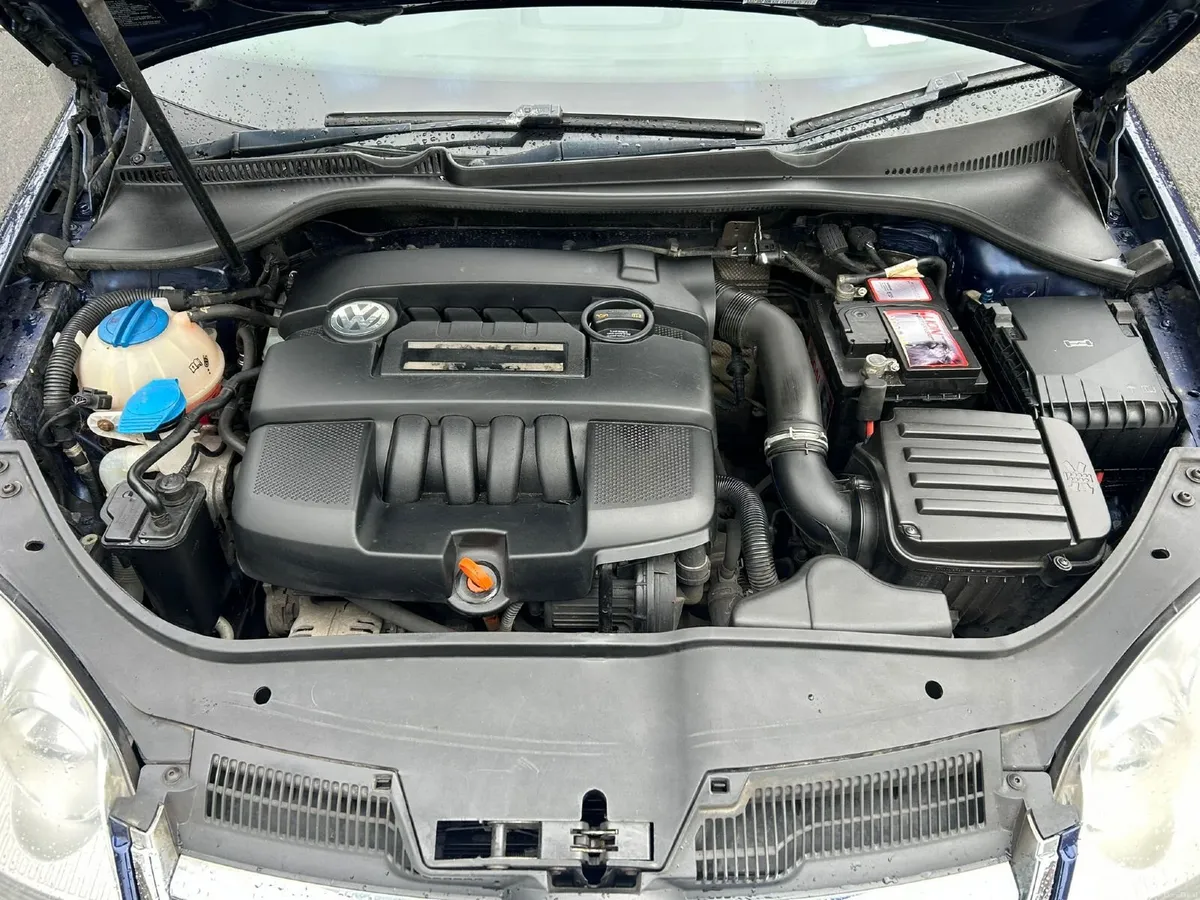 Volkswagen Jetta 2008 - Image 2