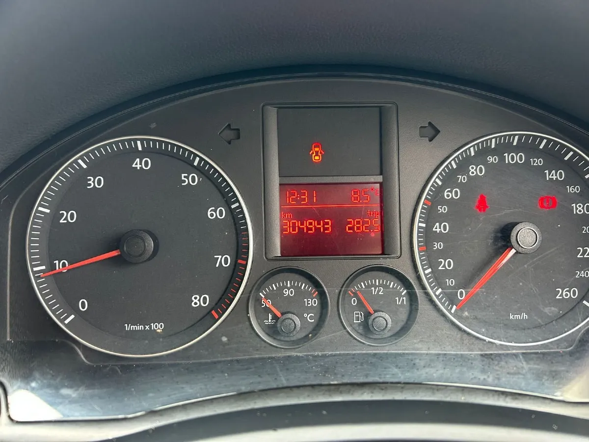 Volkswagen Jetta 2008 - Image 4