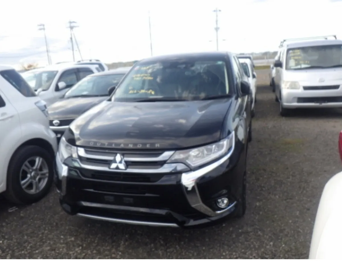2018 Mitsubishi Outlander 2.0 Phew Plug in Hybrid - Image 1