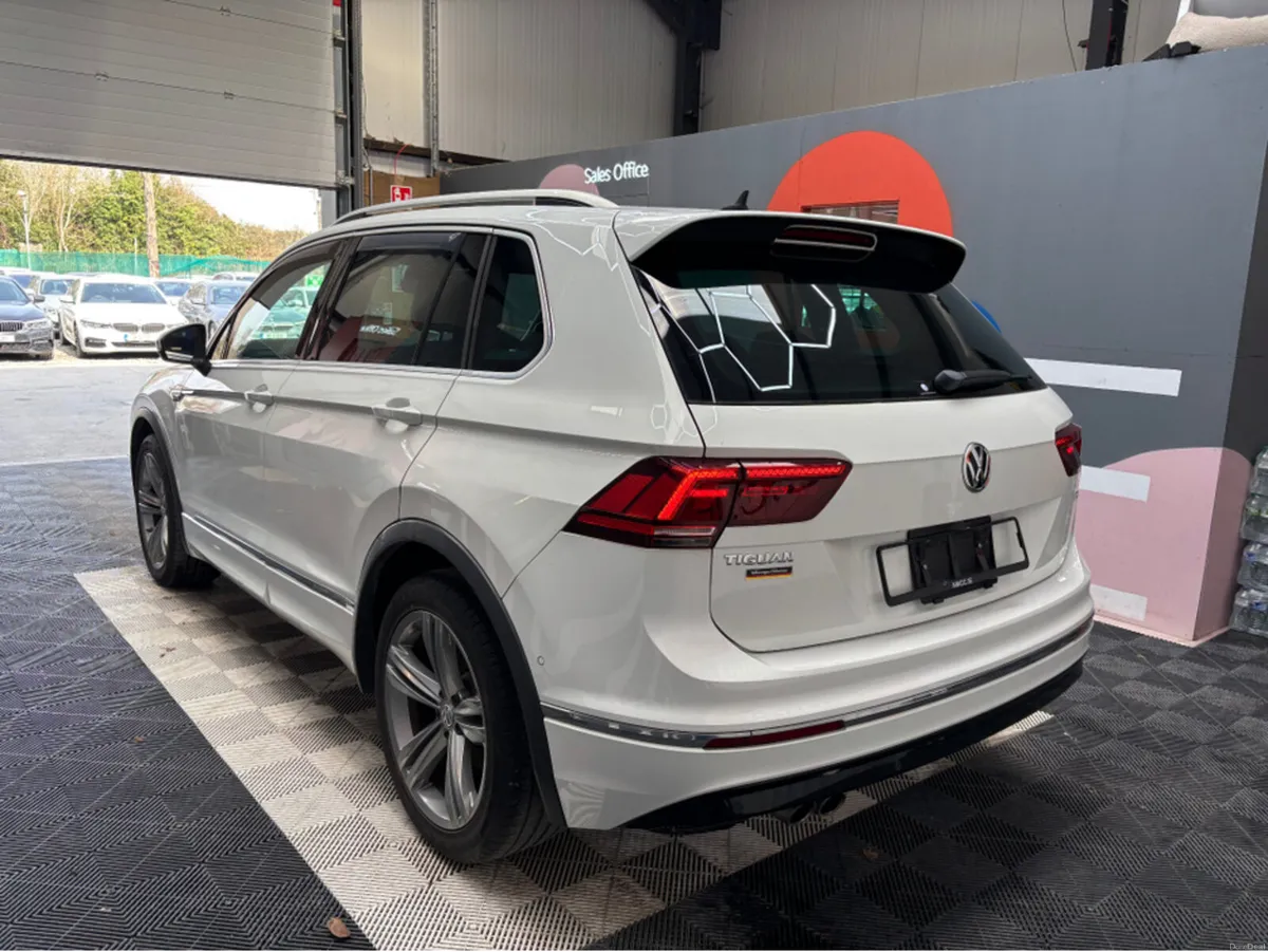 Volkswagen Tiguan R-line - 57k kms - Heated seats - Image 4