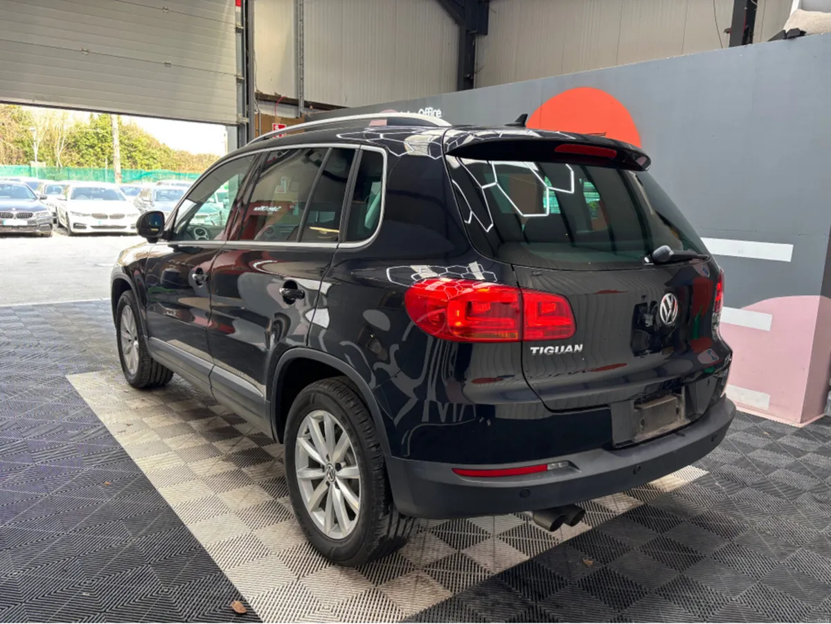 Volkswagen Tiguan Automatic - 47k kms - Reverse Ca - Image 4