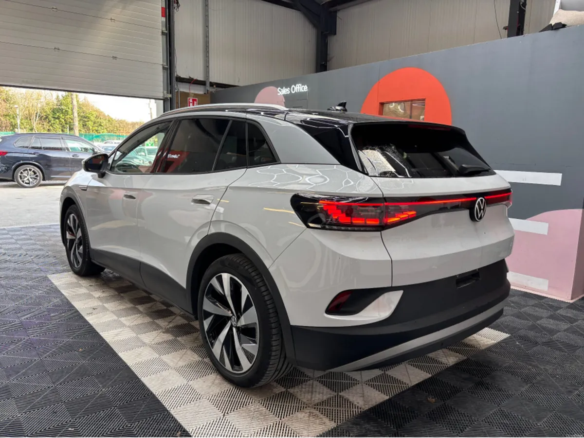 Volkswagen ID.4 16k kms - Panoramic Roof - PRO mod - Image 4