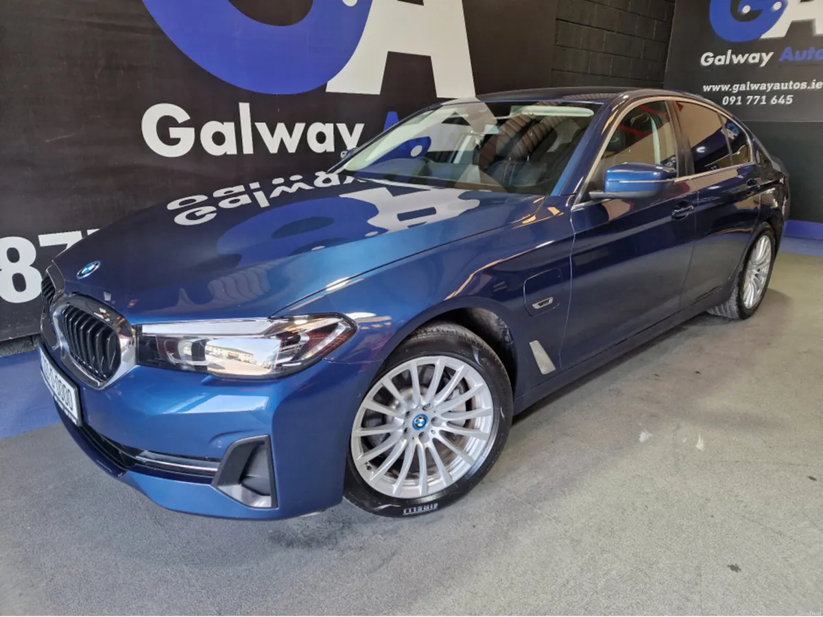 BMW 5-Series SE AUTO PHEV 292BHP **SAT NAV REVERSI - Image 4