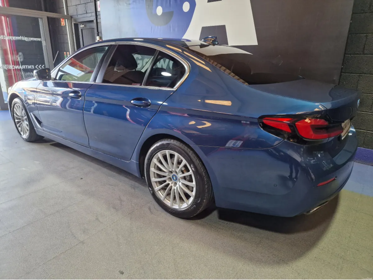 BMW 5-Series AUTO PHEV 292BHP**SAT NAV REVERSING C - Image 6