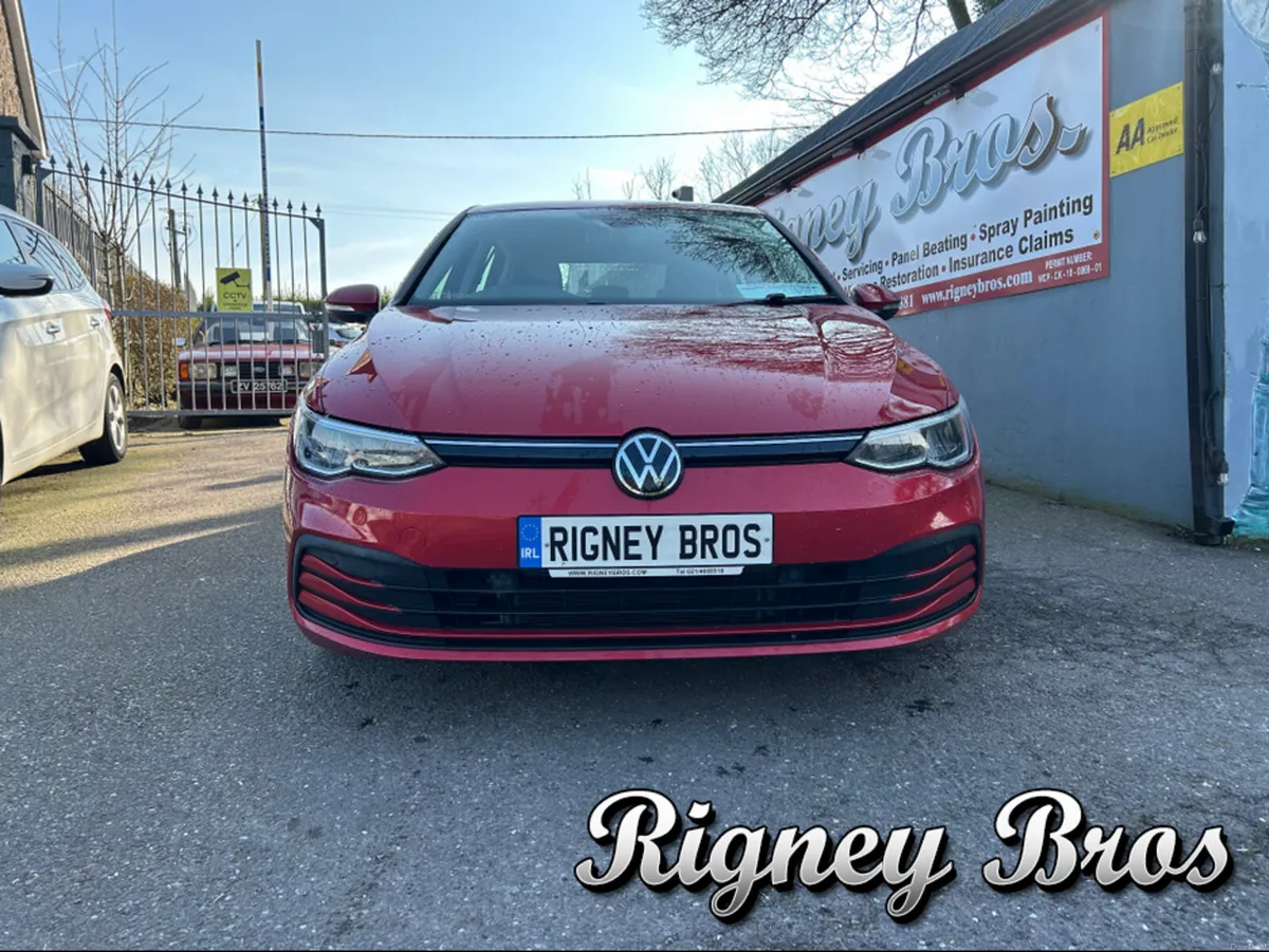 Volkswagen Golf LIFE TSI - Image 2
