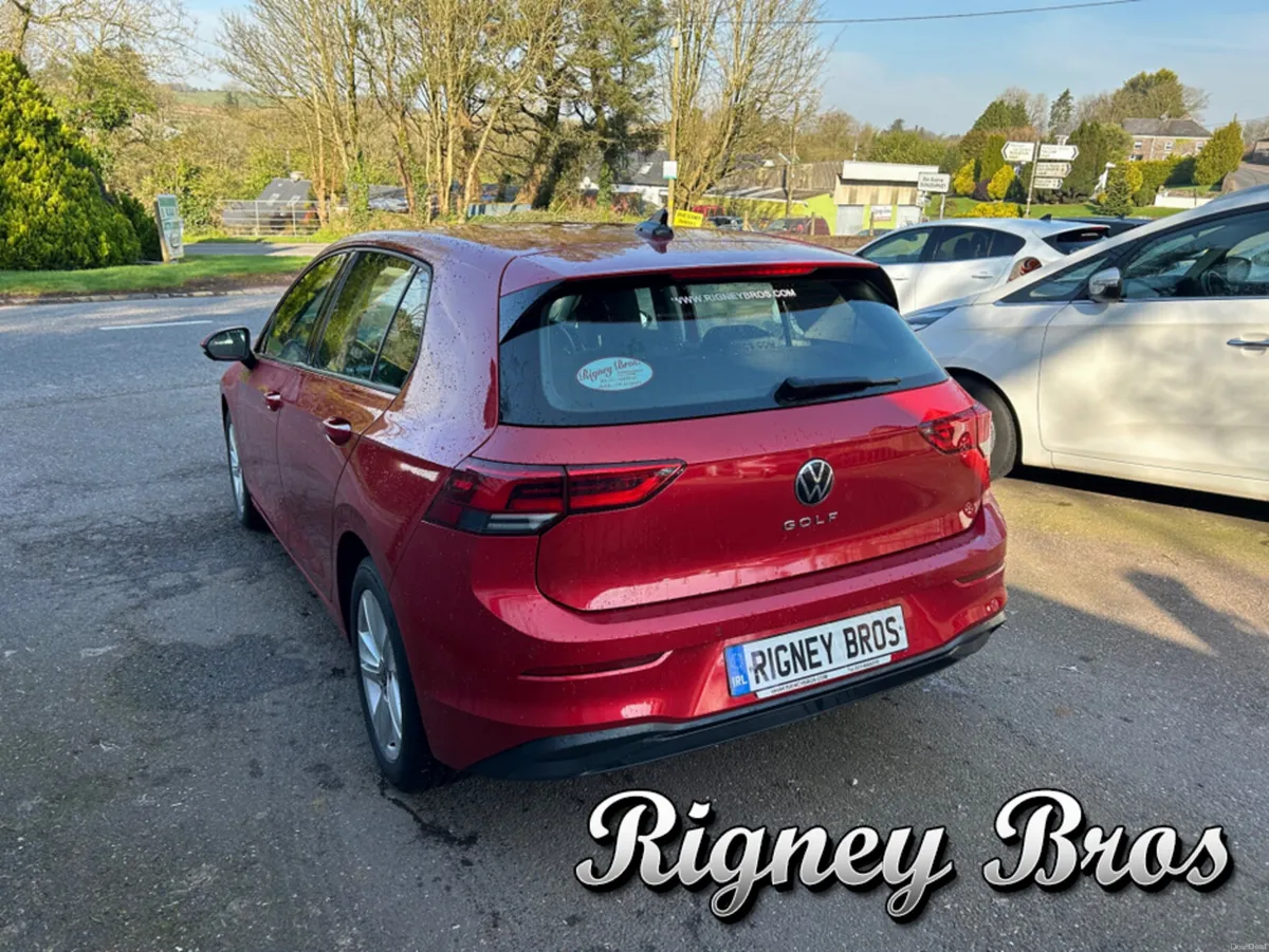 Volkswagen Golf LIFE TSI - Image 4