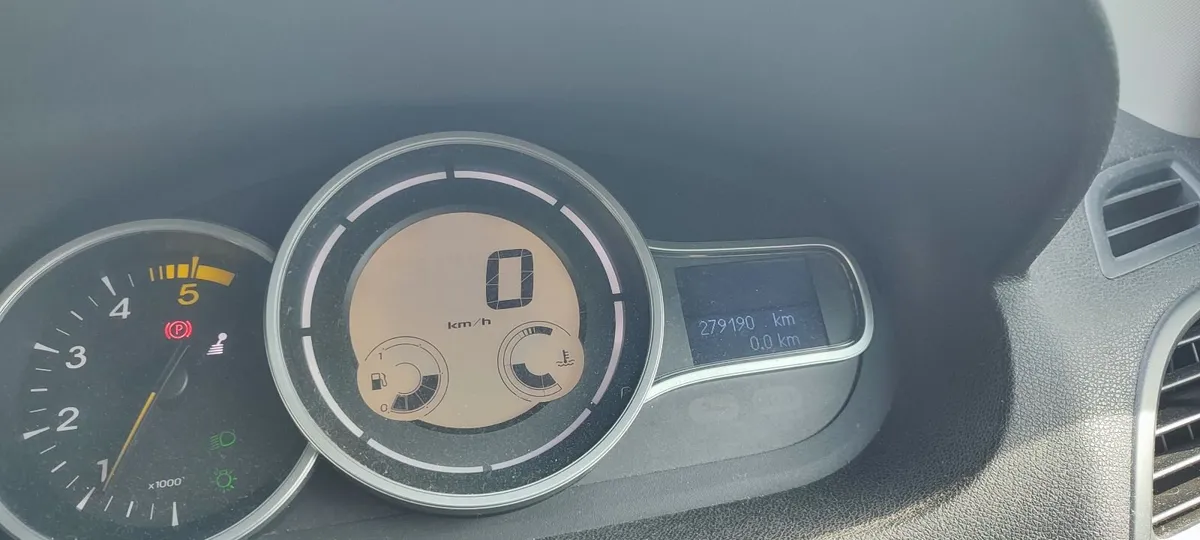 Renault Megane 2011 - Image 2