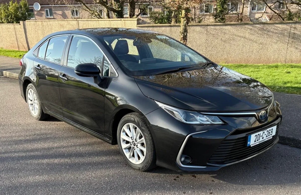 2020 Toyota Corolla hybrid - Image 3