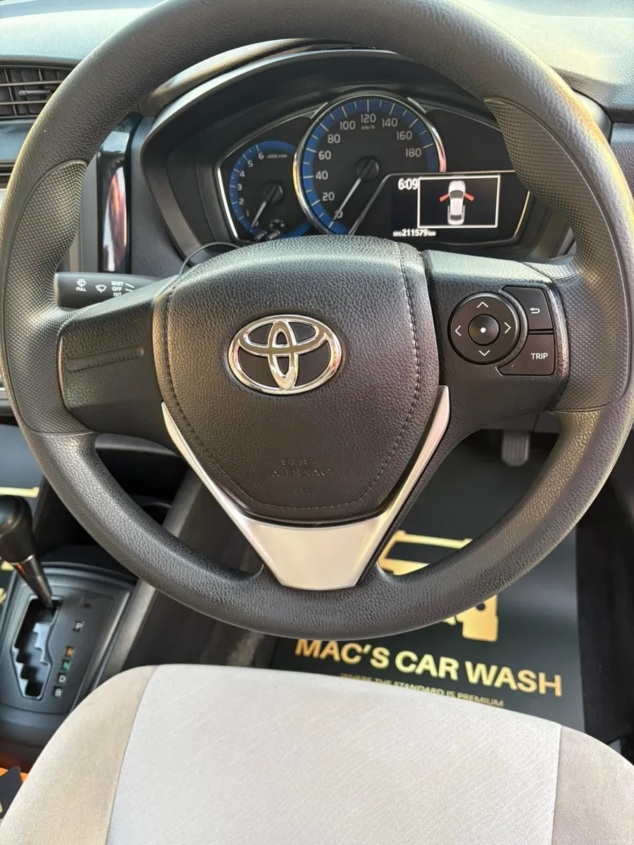 Toyota Corolla 2015 - Image 3