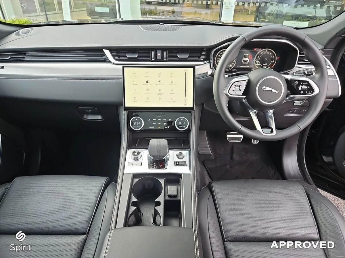 Jaguar F-Pace 2.0 PHEV R-Dynamic SE - Image 4