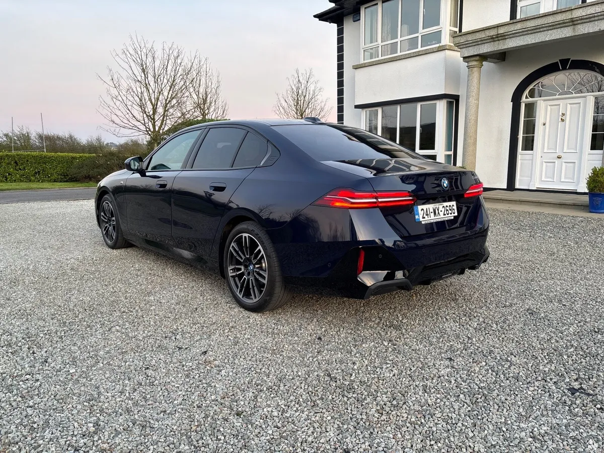 BMW 5-Series 2024 - Image 4