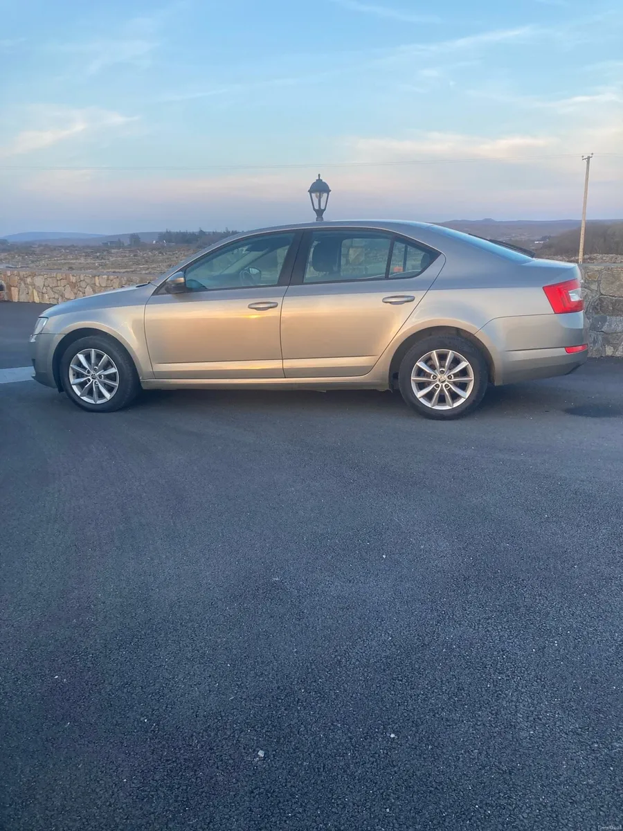 Skoda Octavia automatic - Image 2