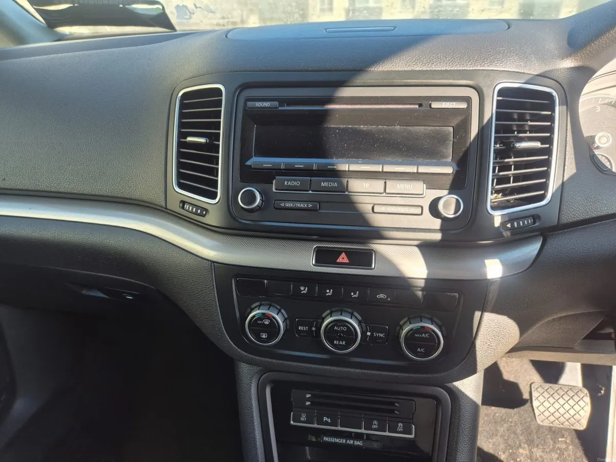 Volkswagen Sharan 2015 - Image 6