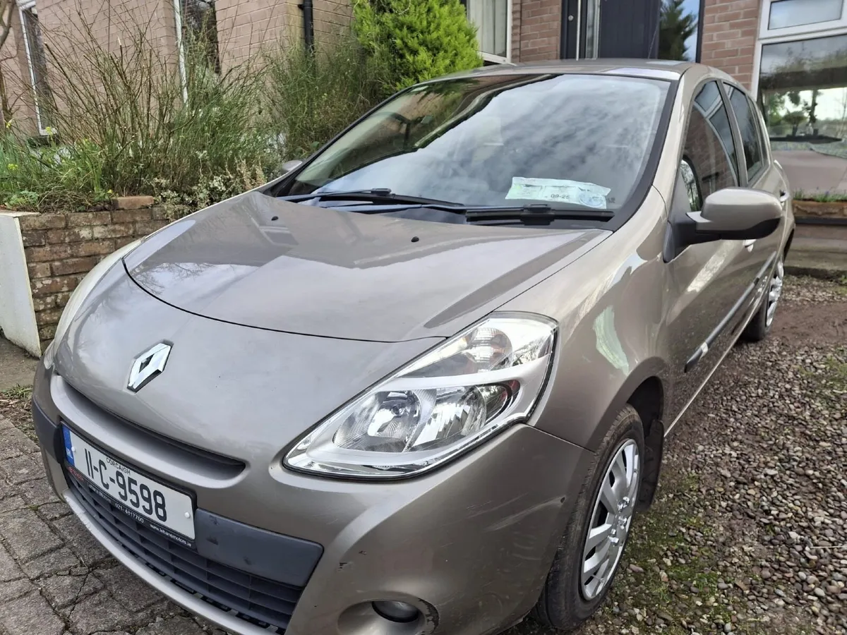 Renault Clio 2011 - Image 1