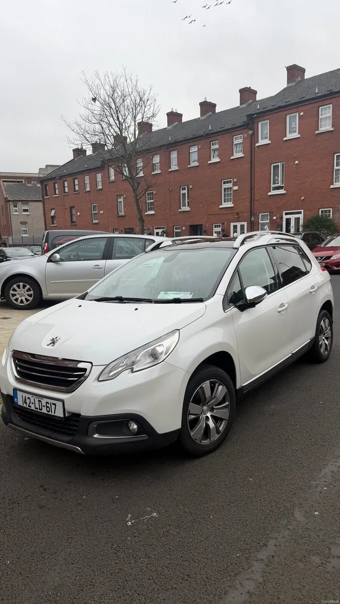 PEUGEOT 2008 1.2 GLASS ROOF - Image 4