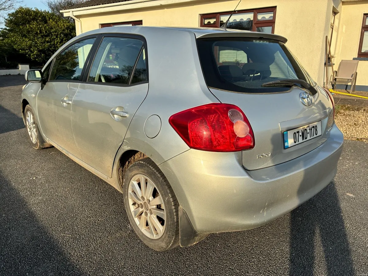 Toyota Auris - Image 2