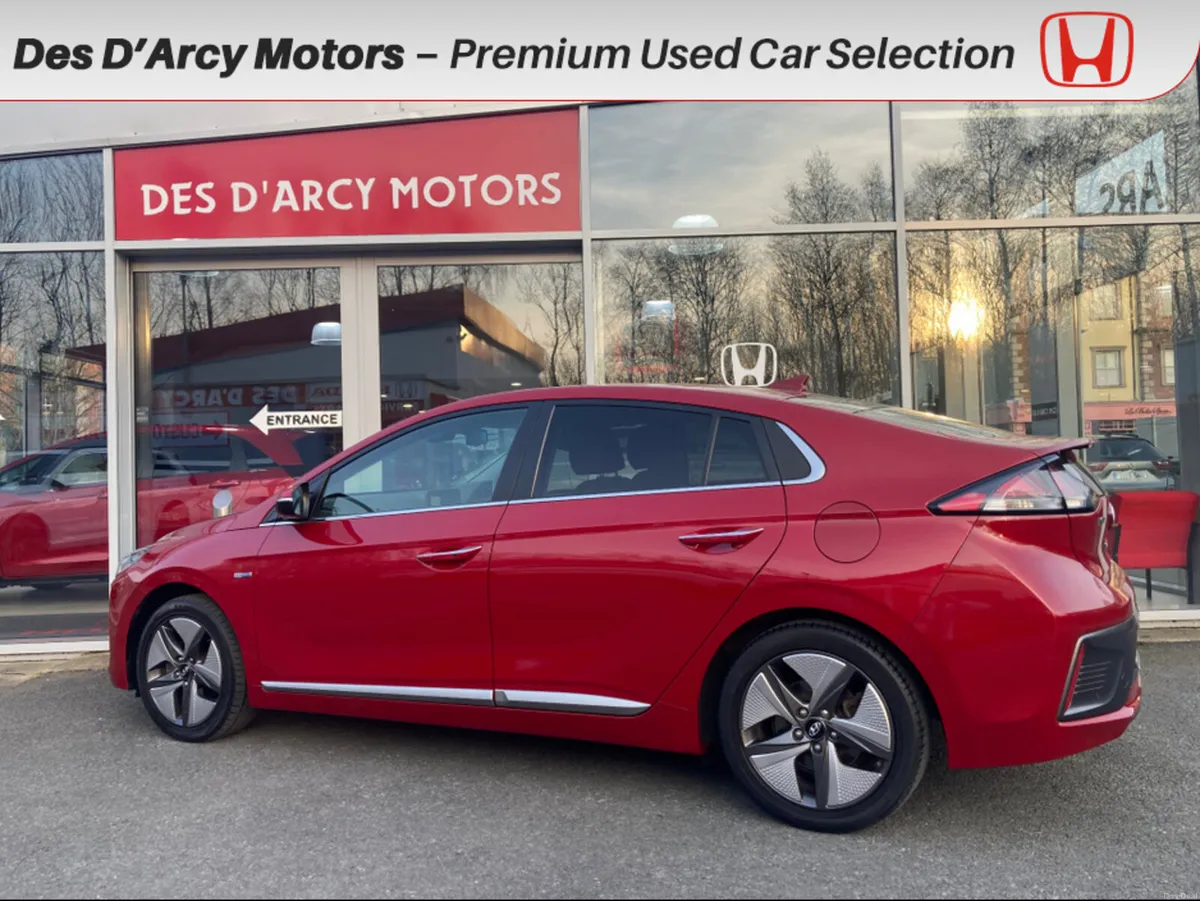Hyundai IONIQ PREMIUM HYBRID IMMACULATE CONDITION - Image 4