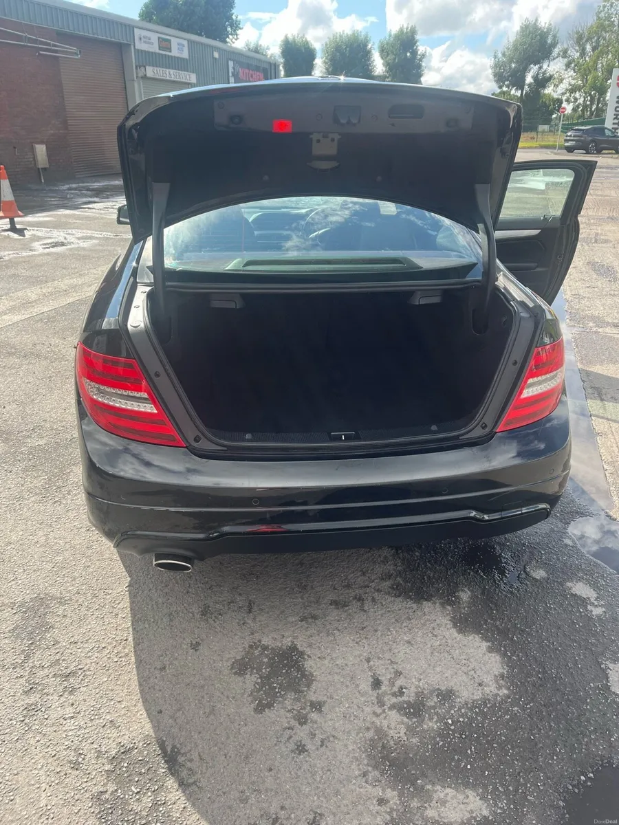 131 Mercedes c class coupe - Image 4