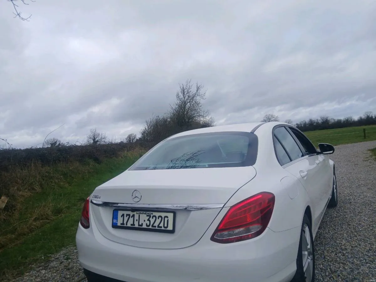 MERCEDES BENZ C180D LOW MILEAGE - Image 4