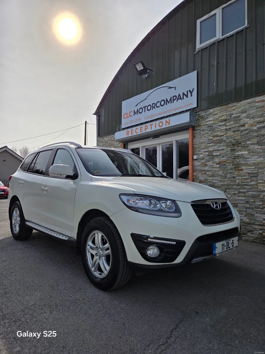 Hyundai Santa Fe 2011 // 7 SEATER - Image 1