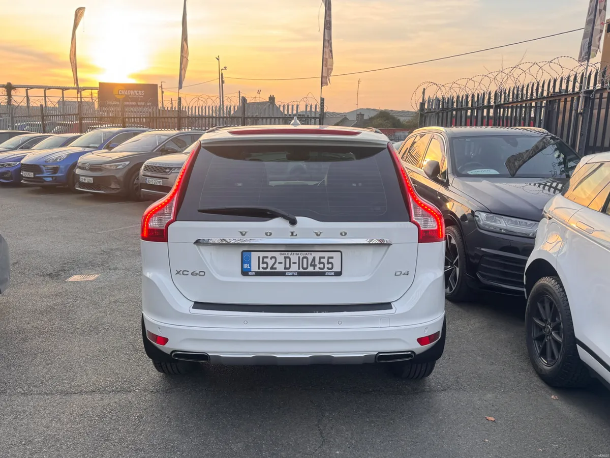 15 Volvo XC60 Diesel Automatic - Image 4