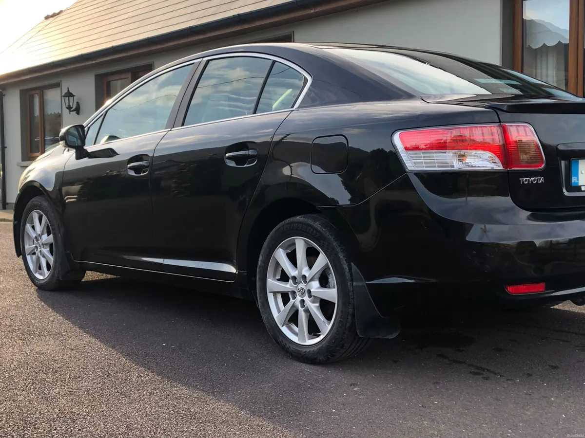 Toyota Avensis 2011 221kms - Image 2