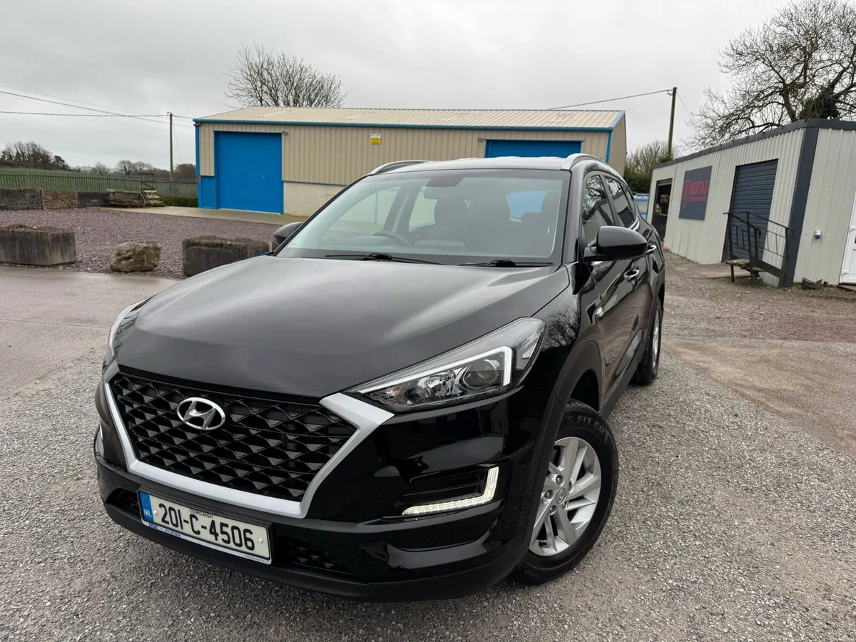 201 Hyundai Tuscon Low Kms - Image 2