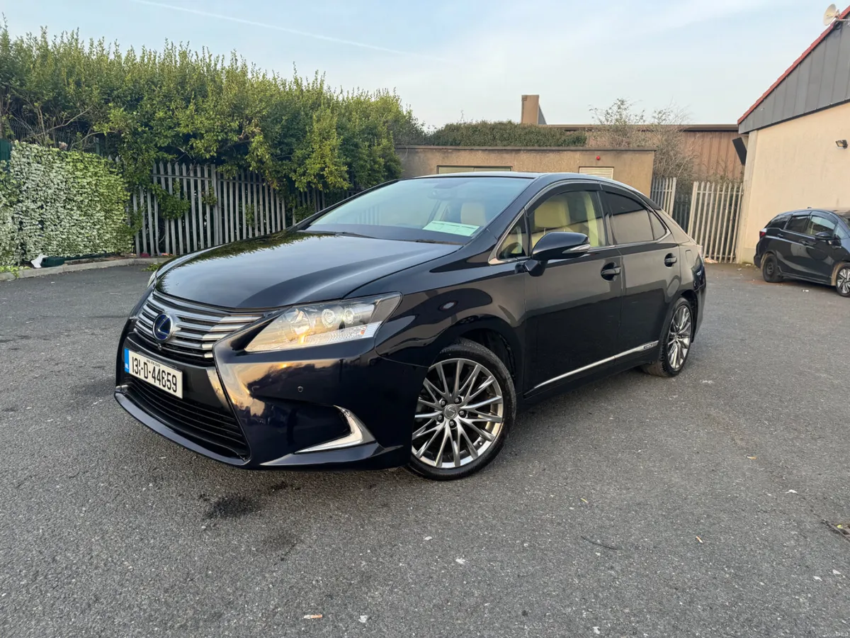 Lexus HS 2013 Automatic Hybrid  Full Option - Image 2