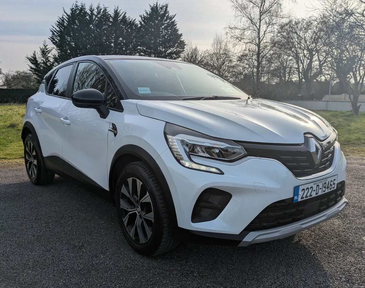 RENAULT CAPTUR LIMITED LOW KMS - Image 1