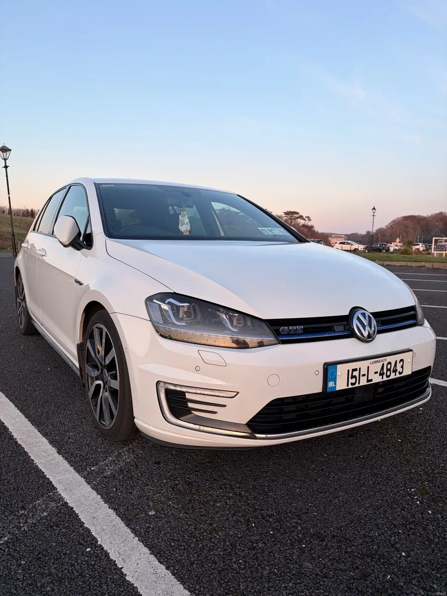 Volkswagen Golf 2015 - Image 1