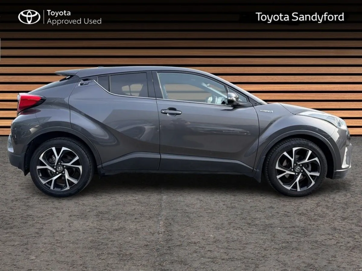 Toyota C-HR HYBRID SPORT // REAR CAMERA // BLUETOO - Image 3