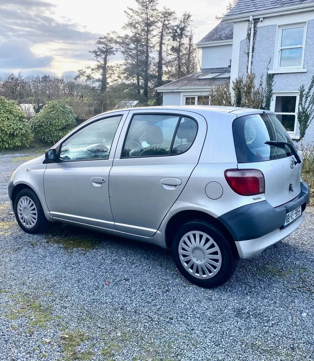 Toyota Yaris 2003 - Image 4