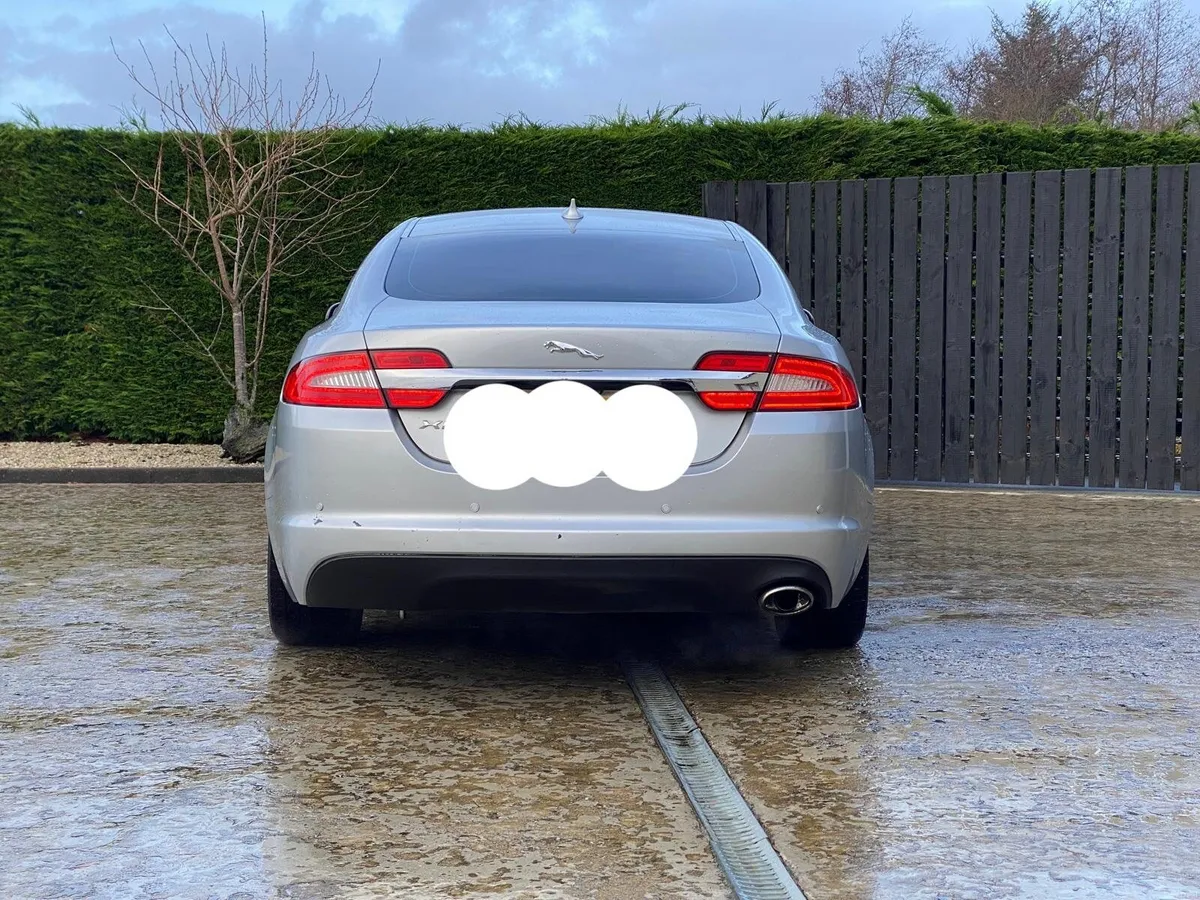 2013 Jaguar XF 2.2 D Premium Luxury - Image 3