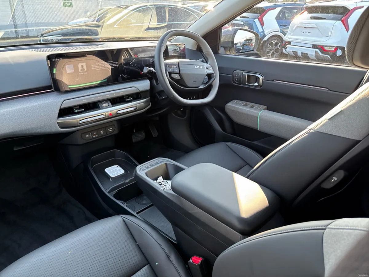 Kia EV4 Fastback Earth 3 - Image 4