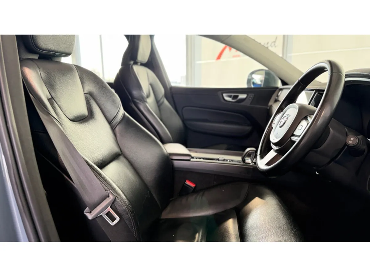Volvo XC60 CORE T6 RECHARGE AWD - Image 4