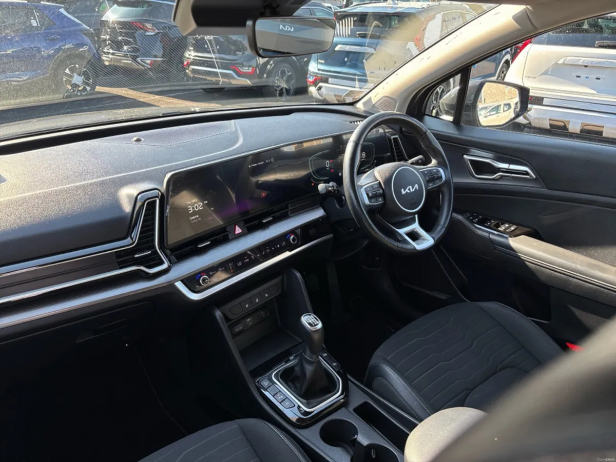 Kia Sportage MANUAL 5DR - Image 4