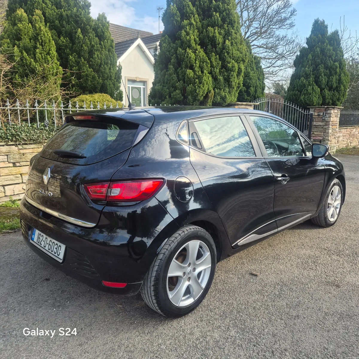 Renault Clio 2016 - Image 1