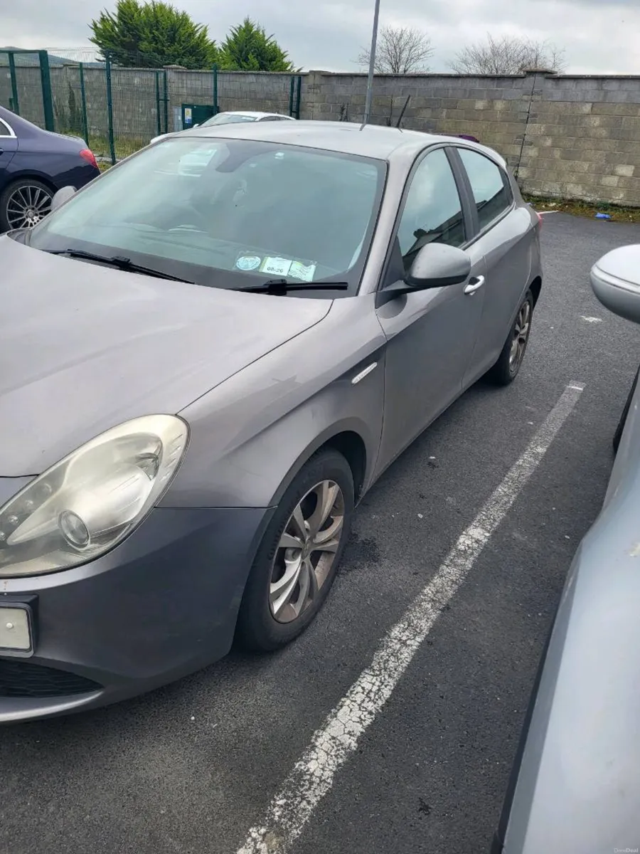 2011 alfa romeo giulietta - Image 2