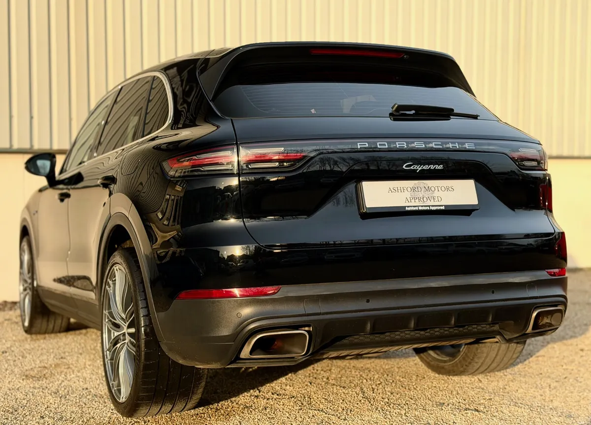 2020 Porsche Cayenne Plug-in Hybrid 462 BHP - Image 4