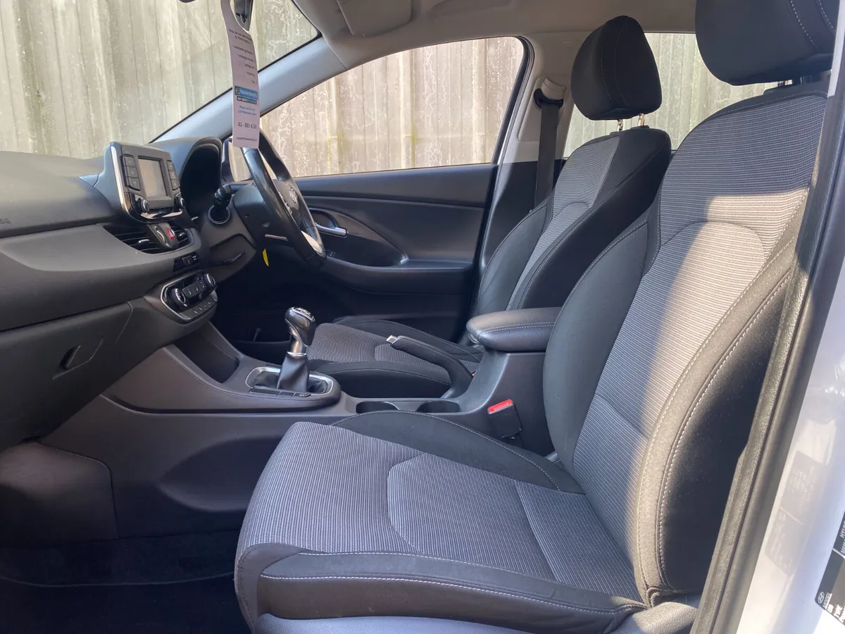 Hyundai i30 2019//PETROL///FINANCE AVAILABLE - Image 4