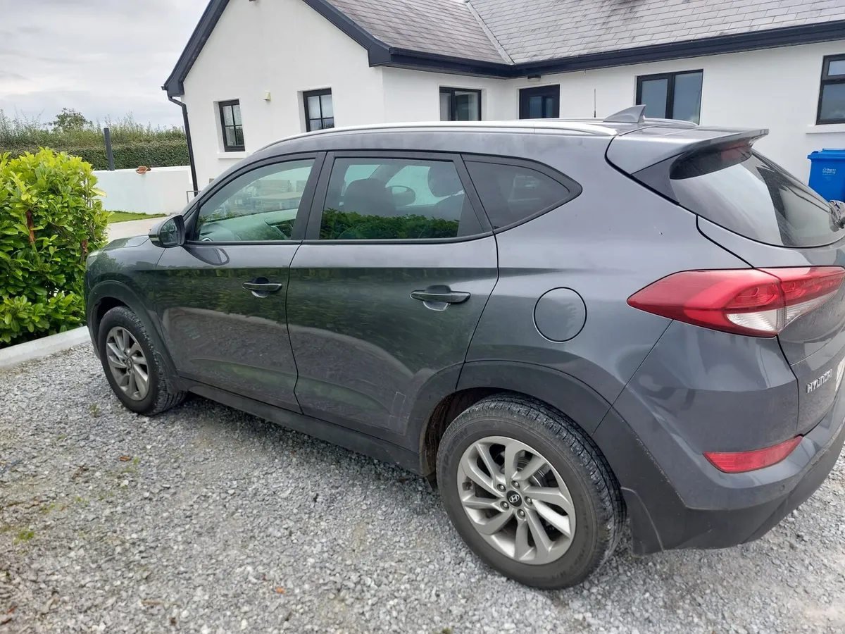 2017 Hyundai Tucson Executive Spec - Image 2