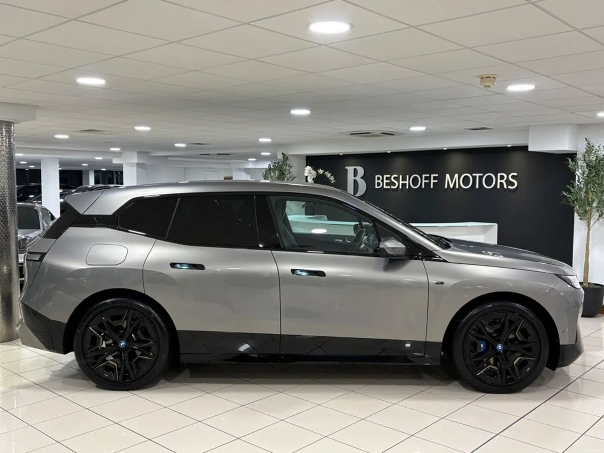 BMW iX IX M60 X-DRIVE=HUGE SPEC//AS NEW=FULL SERVI - Image 2