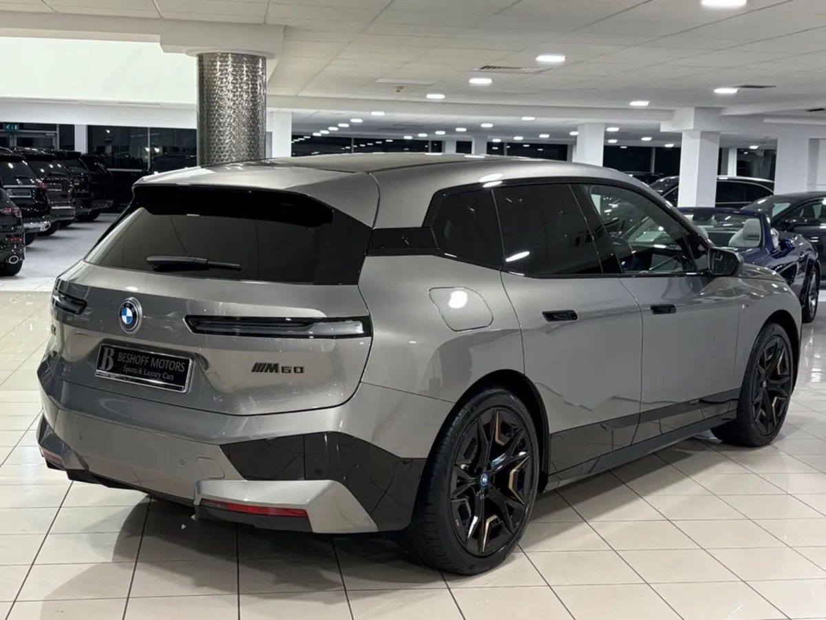 BMW iX IX M60 X-DRIVE=HUGE SPEC//AS NEW=FULL SERVI - Image 3