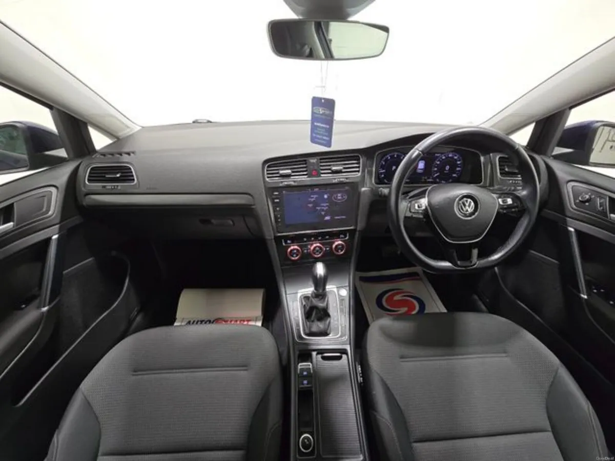 Volkswagen Golf 1.2 TSI Automatic, Reversing camer - Image 4