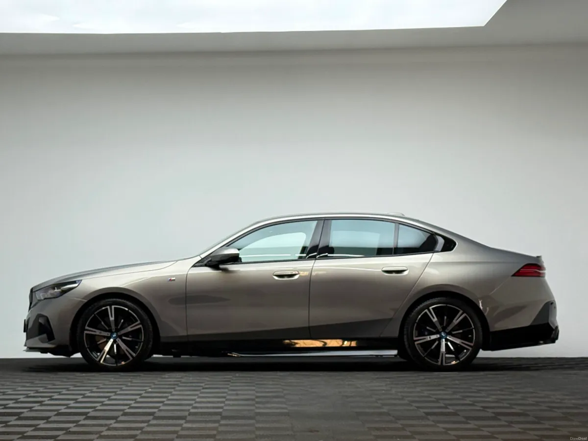 BMW i5 40 M SPORT - Image 4
