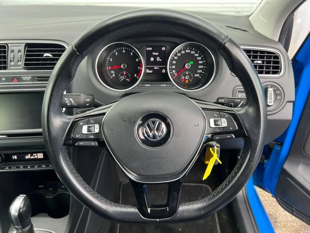 Volkswagen Polo COMFORTLINE 1.2 TSI // SERVICE HIS - Image 4