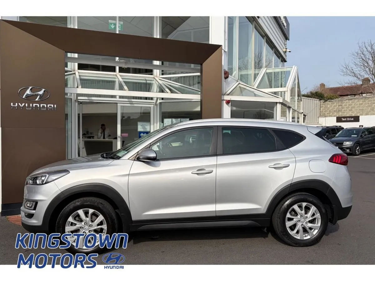 Hyundai Tucson ix35 Executive 5DR - Image 3