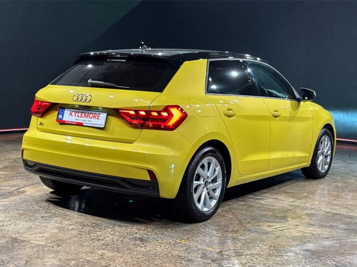 Audi A1 1.0L TSI AUTOMATIC - YELLOW/BLACK TWO-TONE - Image 4