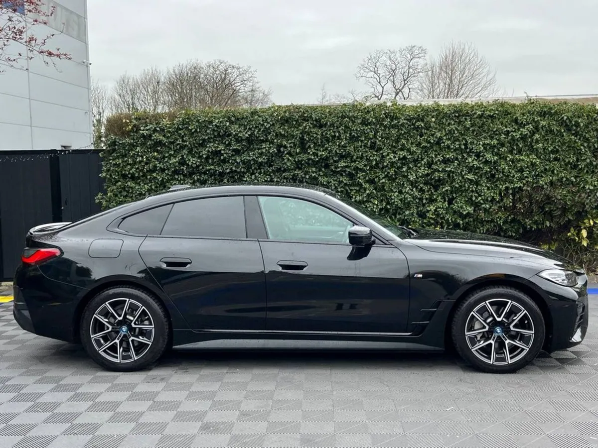 BMW i4 M-SPORT XDRIVE40E // APPLE CARPLAY/ANDROID - Image 2