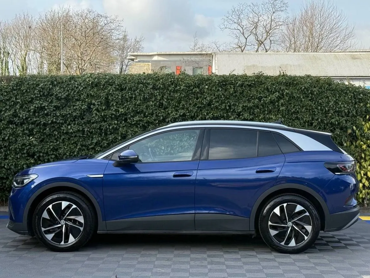 Volkswagen ID.4 STYLE PURE 52KWH // FULL SERVICE H - Image 4